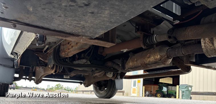 image for item EM8209 2007 Ford F450 Super Duty XL flatbed truck