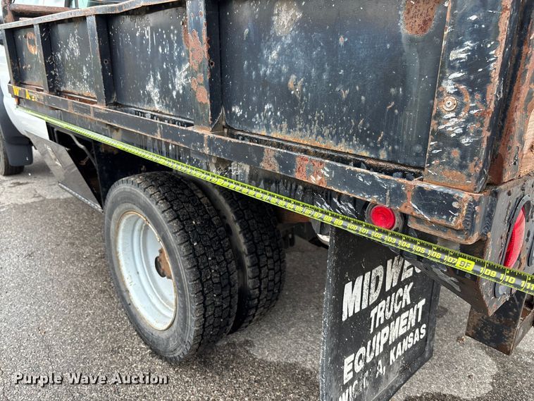 image for item EM8209 2007 Ford F450 Super Duty XL flatbed truck