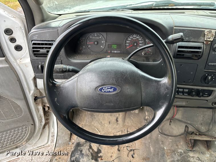 image for item EM8209 2007 Ford F450 Super Duty XL flatbed truck