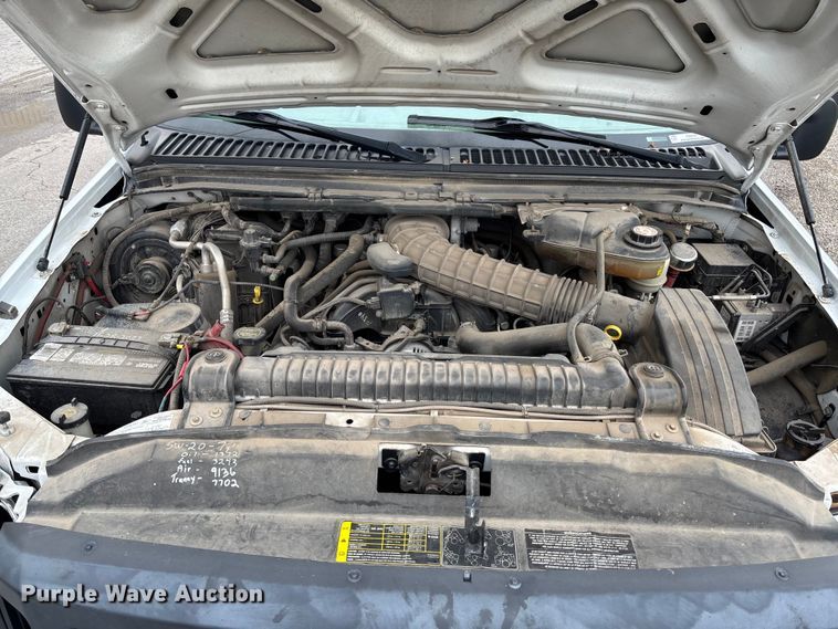 image for item EM8209 2007 Ford F450 Super Duty XL flatbed truck