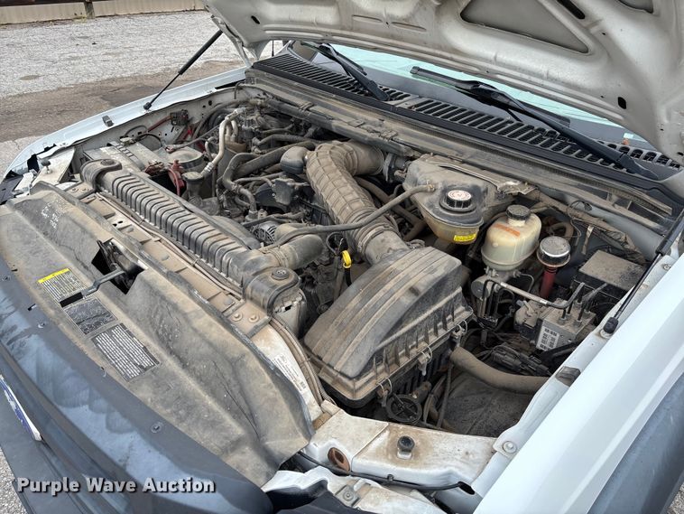 image for item EM8209 2007 Ford F450 Super Duty XL flatbed truck