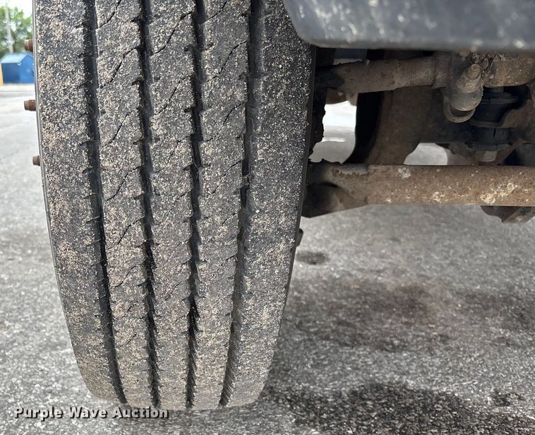 image for item EM8209 2007 Ford F450 Super Duty XL flatbed truck