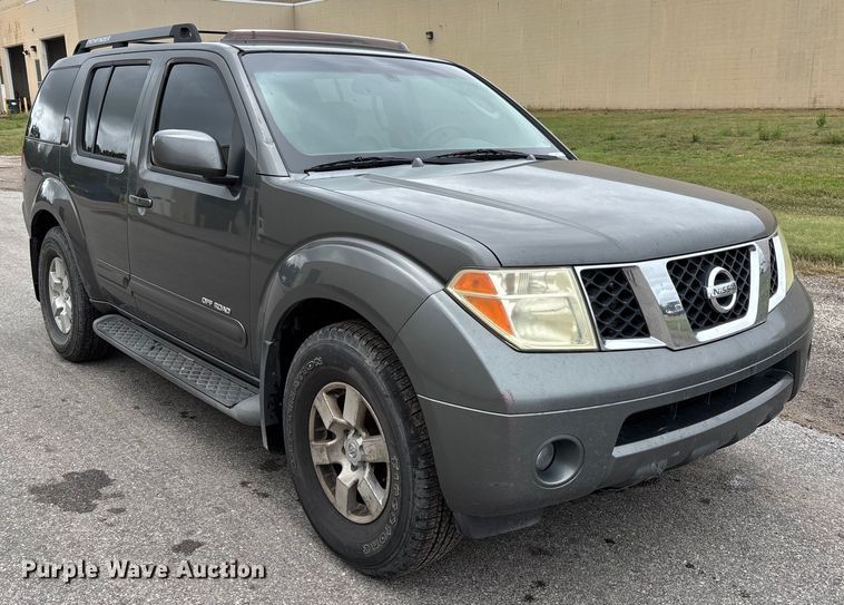 image for item EM8210 2005 Nissan Pathfinder SUV