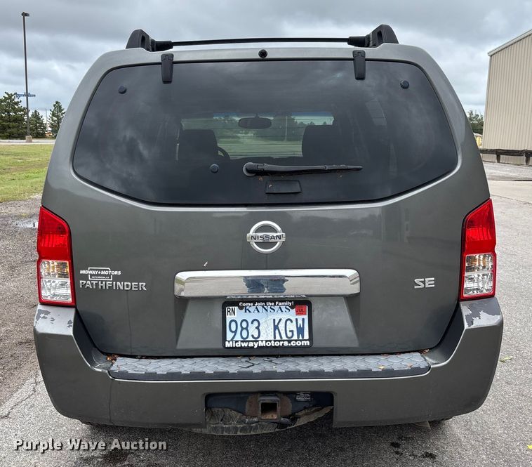 image for item EM8210 2005 Nissan Pathfinder SUV