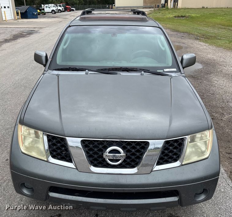 image for item EM8210 2005 Nissan Pathfinder SUV
