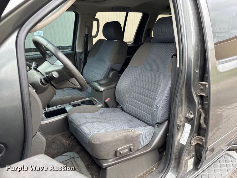 image for item EM8210 2005 Nissan Pathfinder SUV