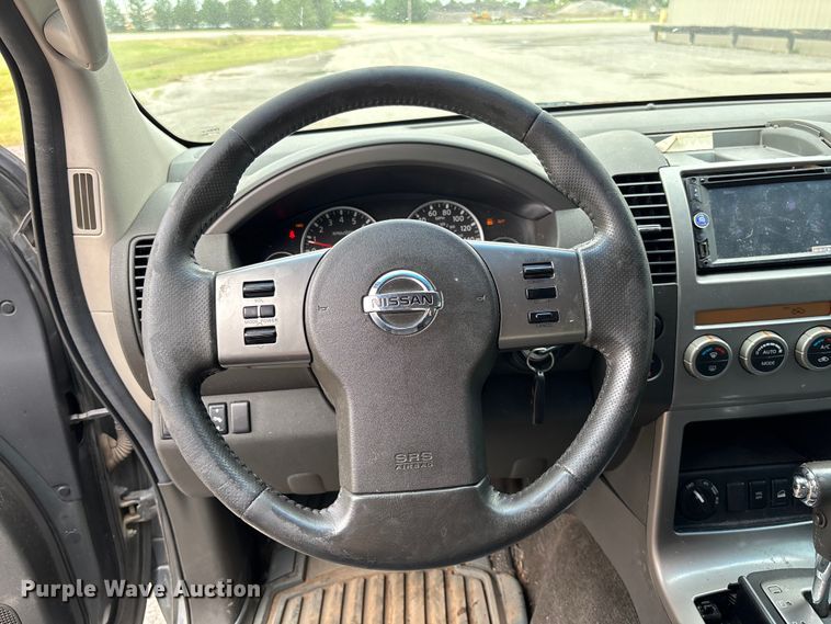 image for item EM8210 2005 Nissan Pathfinder SUV