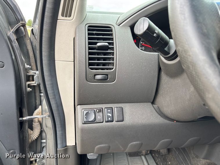 image for item EM8210 2005 Nissan Pathfinder SUV