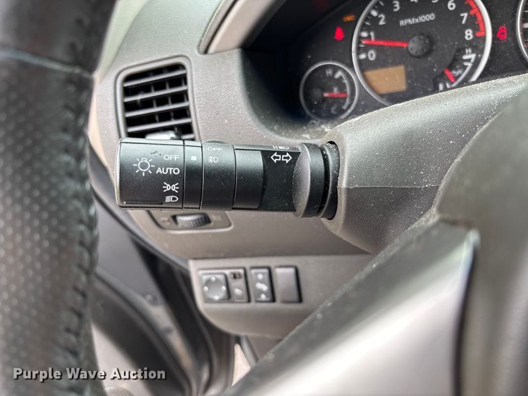 image for item EM8210 2005 Nissan Pathfinder SUV