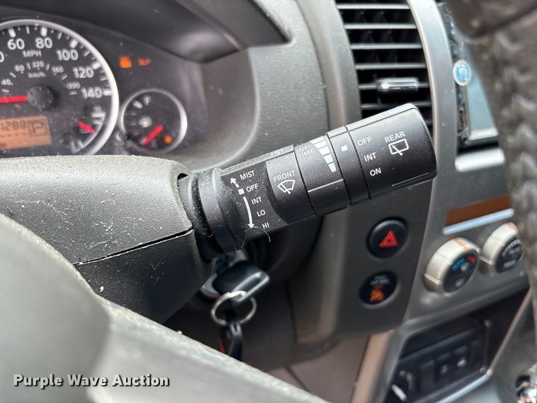 image for item EM8210 2005 Nissan Pathfinder SUV