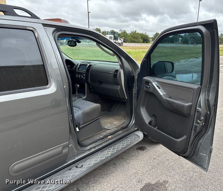 image for item EM8210 2005 Nissan Pathfinder SUV