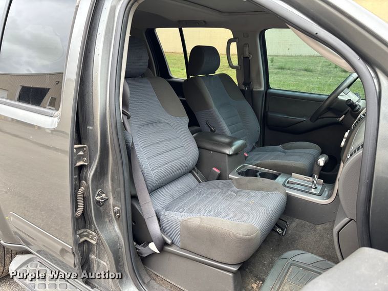 image for item EM8210 2005 Nissan Pathfinder SUV