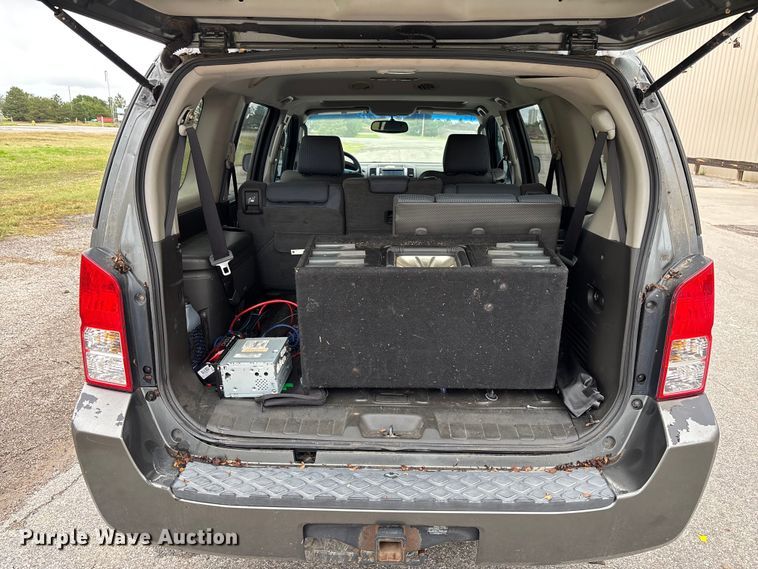 image for item EM8210 2005 Nissan Pathfinder SUV