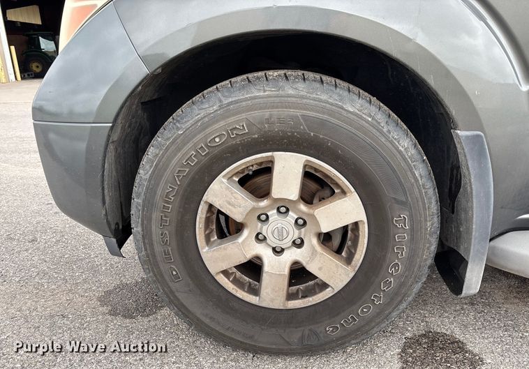 image for item EM8210 2005 Nissan Pathfinder SUV