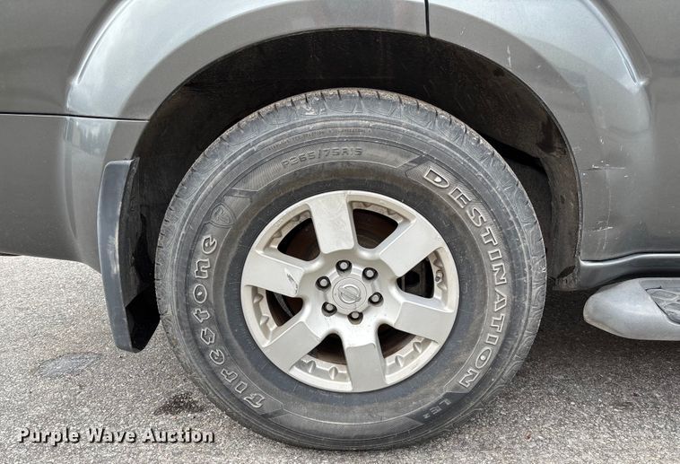 image for item EM8210 2005 Nissan Pathfinder SUV