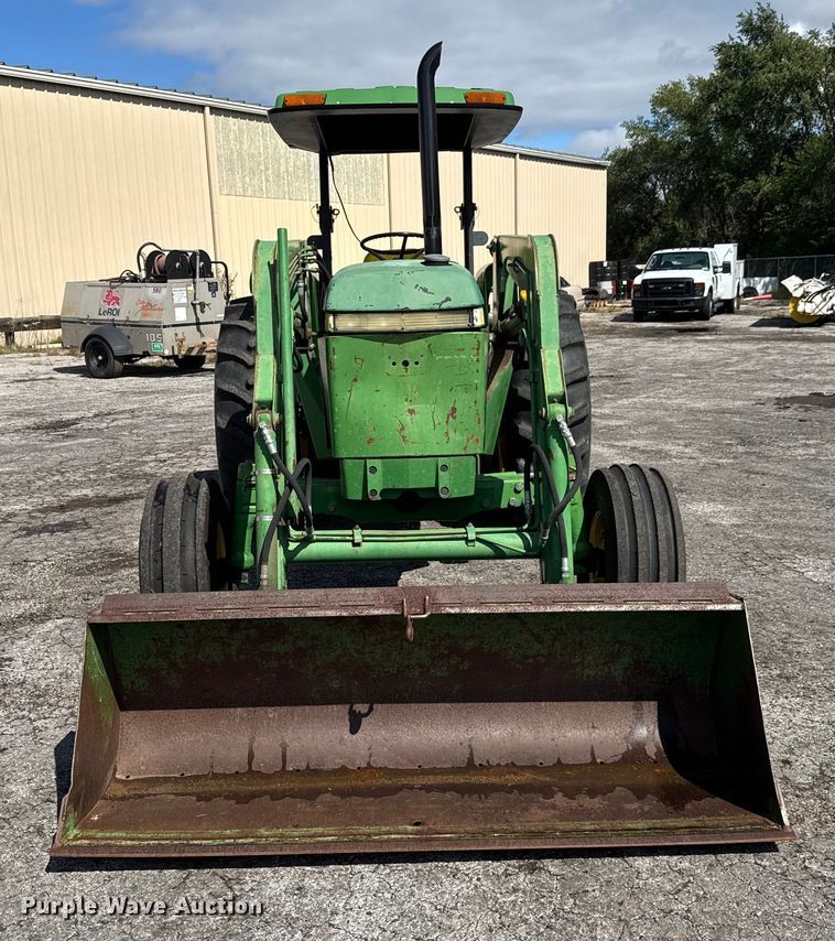 image for item EM8213 1992 John Deere 2755 tractor