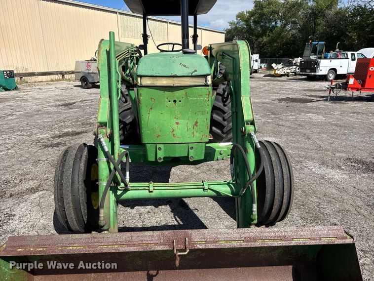 image for item EM8213 1992 John Deere 2755 tractor