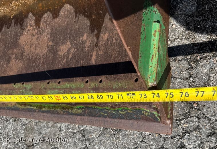 image for item EM8213 1992 John Deere 2755 tractor