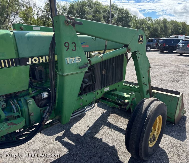 image for item EM8213 1992 John Deere 2755 tractor