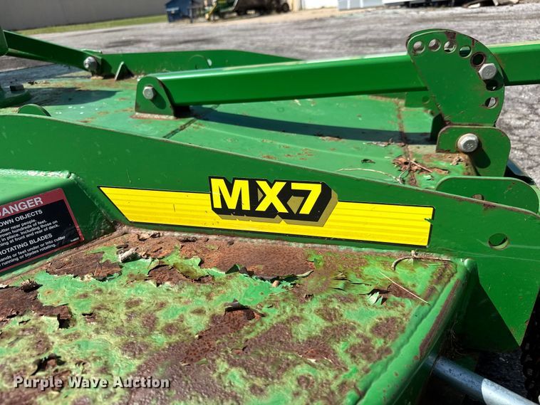 image for item EM8213 1992 John Deere 2755 tractor