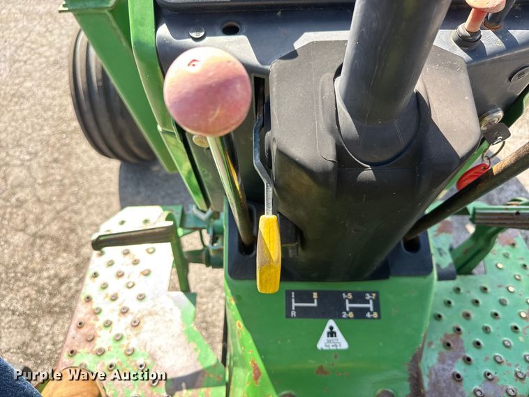 image for item EM8213 1992 John Deere 2755 tractor