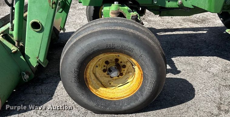 image for item EM8213 1992 John Deere 2755 tractor