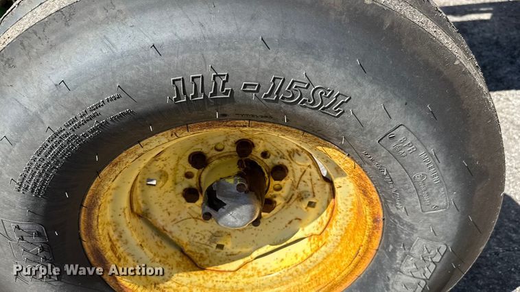 image for item EM8213 1992 John Deere 2755 tractor