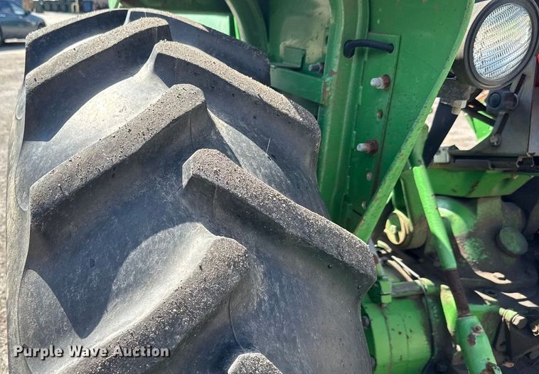 image for item EM8213 1992 John Deere 2755 tractor