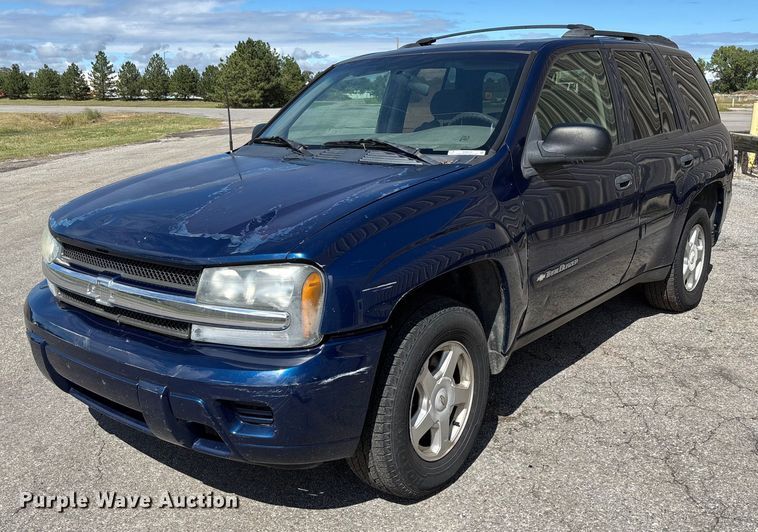 image for item EM8215 2002 Chevrolet TrailBlazer SUV