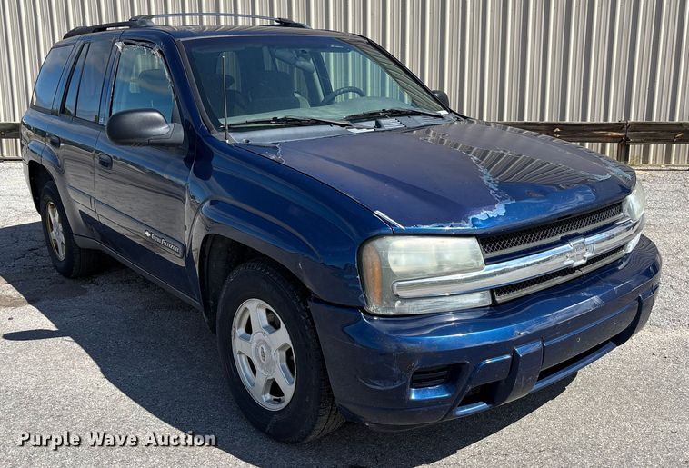 image for item EM8215 2002 Chevrolet TrailBlazer SUV