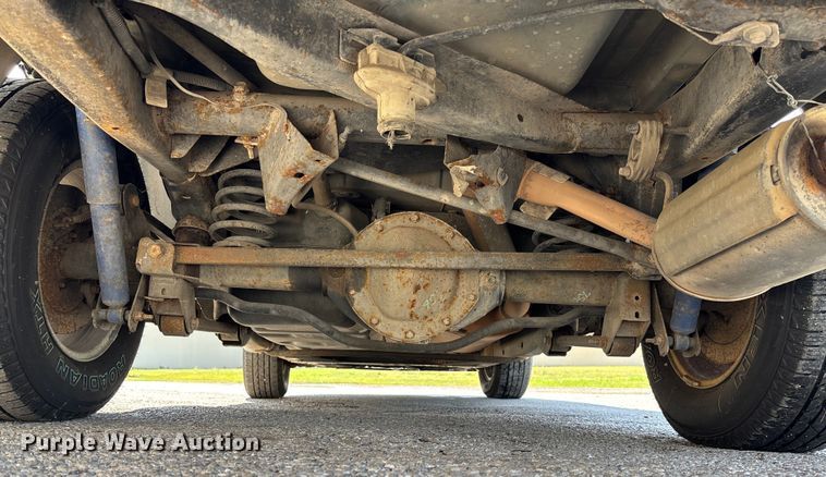 image for item EM8215 2002 Chevrolet TrailBlazer SUV