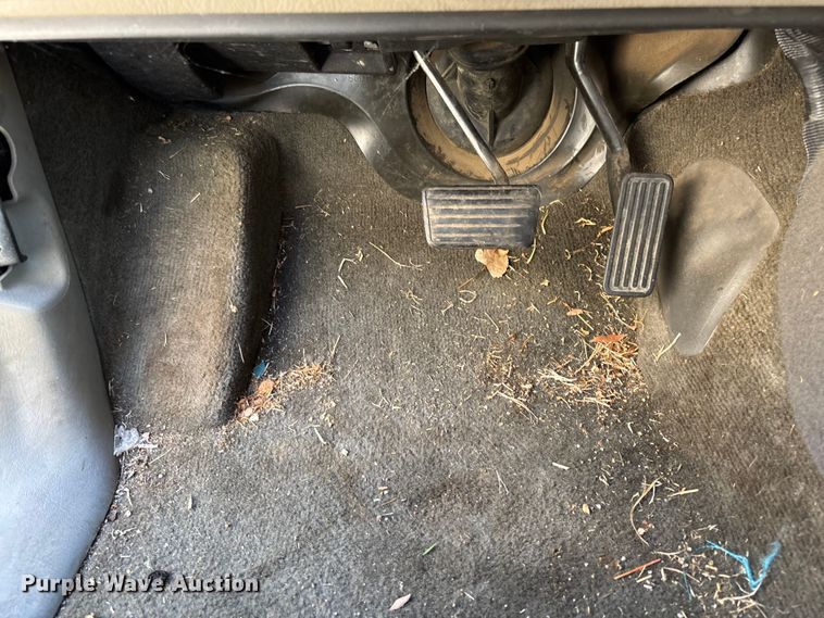 image for item EM8215 2002 Chevrolet TrailBlazer SUV