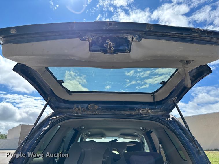 image for item EM8215 2002 Chevrolet TrailBlazer SUV