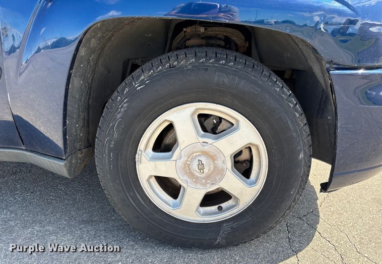 image for item EM8215 2002 Chevrolet TrailBlazer SUV