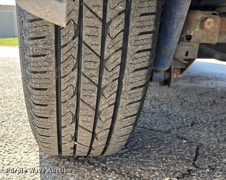 image for item EM8215 2002 Chevrolet TrailBlazer SUV