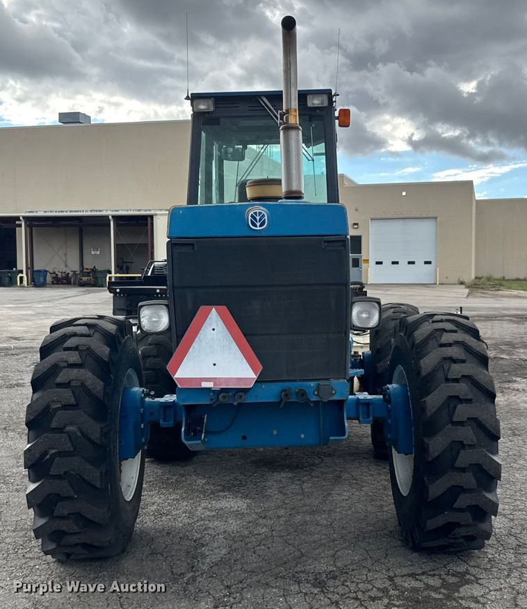 image for item EM8216 1998 New Holland 9030E bi-directional tractor