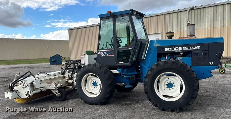 image for item EM8216 1998 New Holland 9030E bi-directional tractor