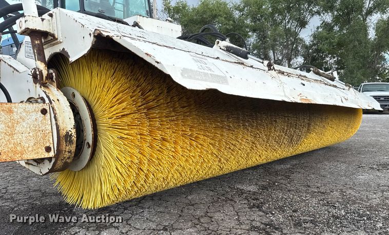 image for item EM8216 1998 New Holland 9030E bi-directional tractor