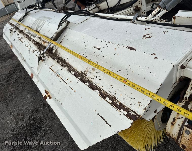 image for item EM8216 1998 New Holland 9030E bi-directional tractor