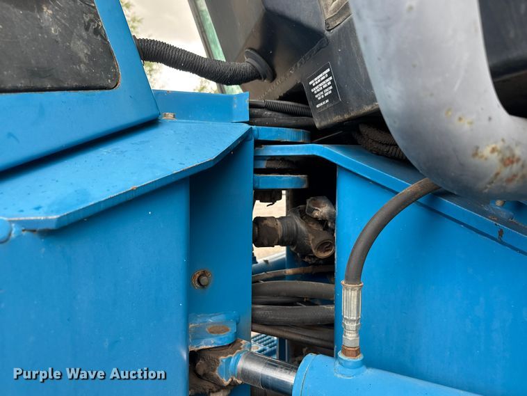 image for item EM8216 1998 New Holland 9030E bi-directional tractor