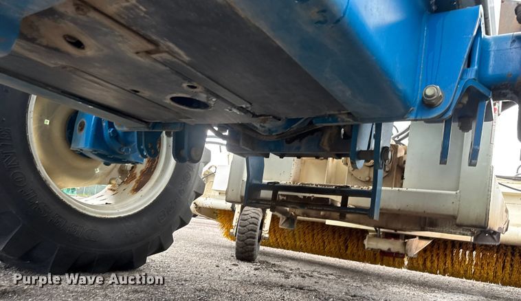 image for item EM8216 1998 New Holland 9030E bi-directional tractor