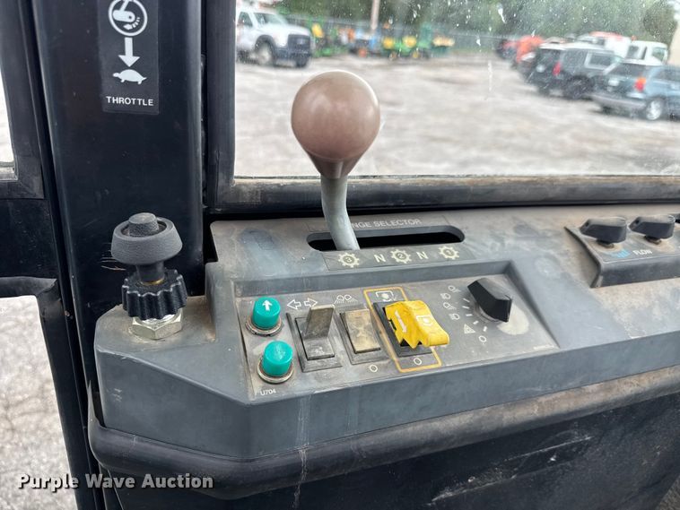 image for item EM8216 1998 New Holland 9030E bi-directional tractor