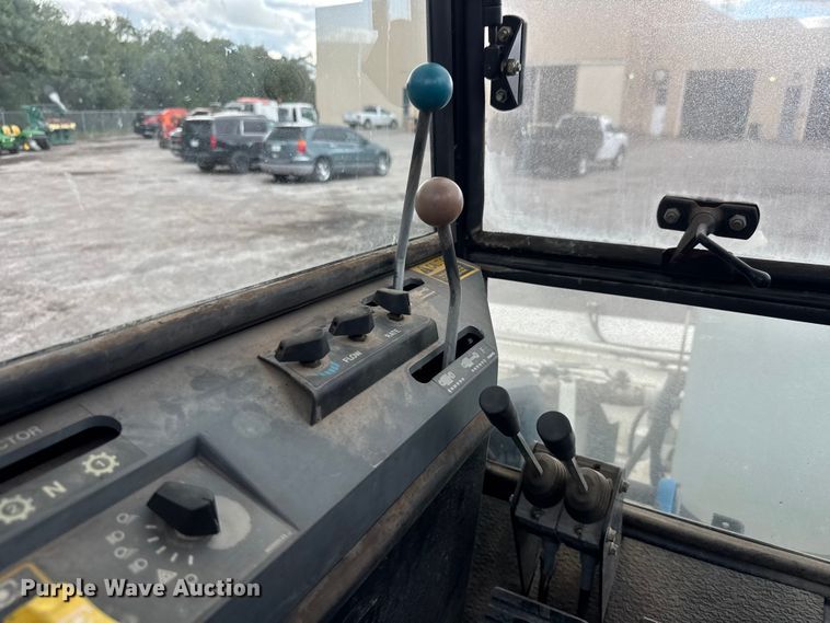 image for item EM8216 1998 New Holland 9030E bi-directional tractor