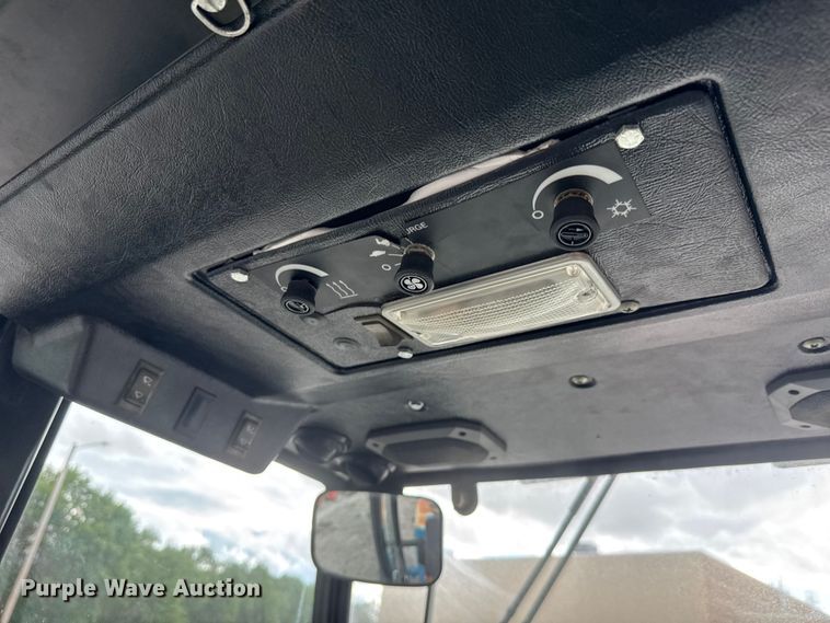 image for item EM8216 1998 New Holland 9030E bi-directional tractor