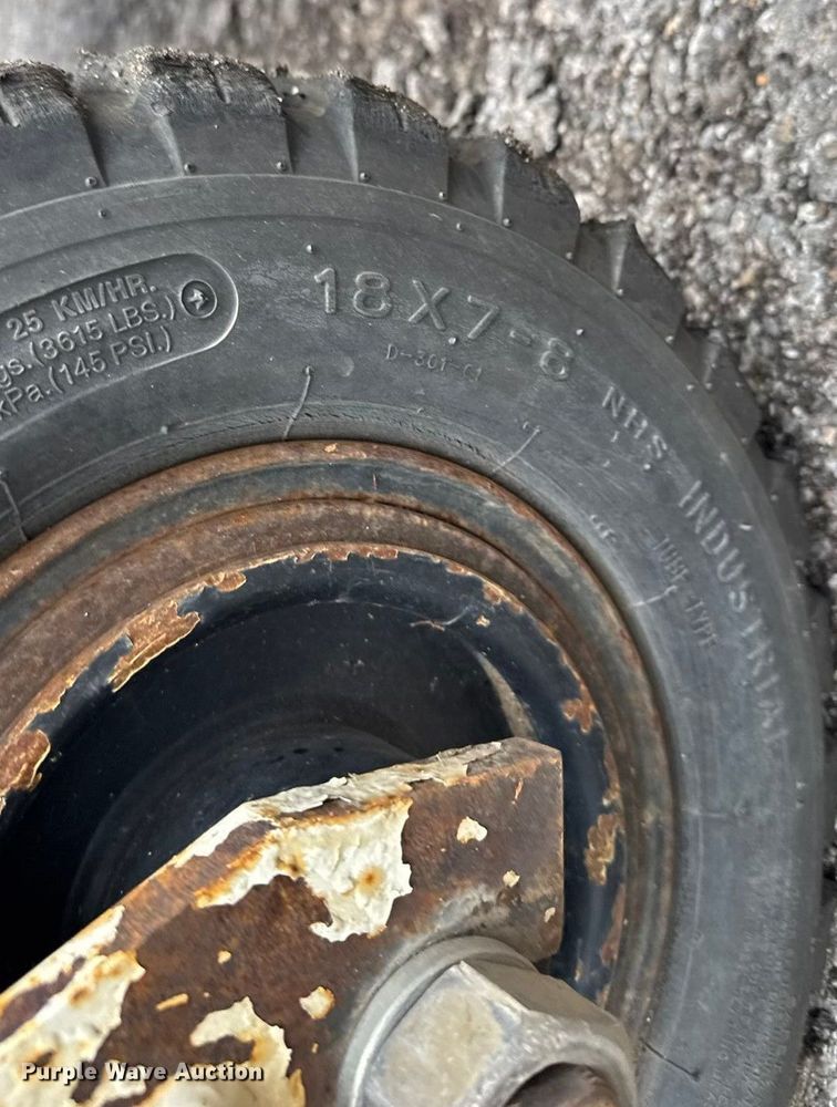 image for item EM8216 1998 New Holland 9030E bi-directional tractor