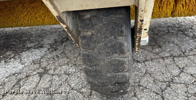 image for item EM8216 1998 New Holland 9030E bi-directional tractor