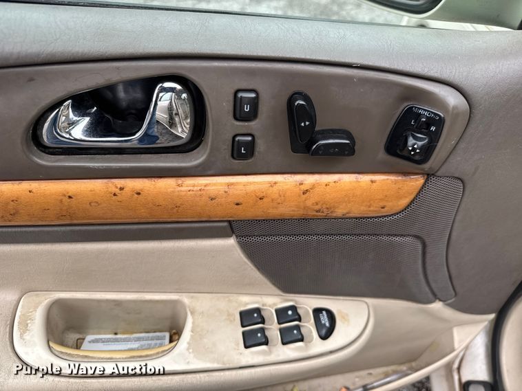 image for item EM8220 2001 Lincoln Continental 