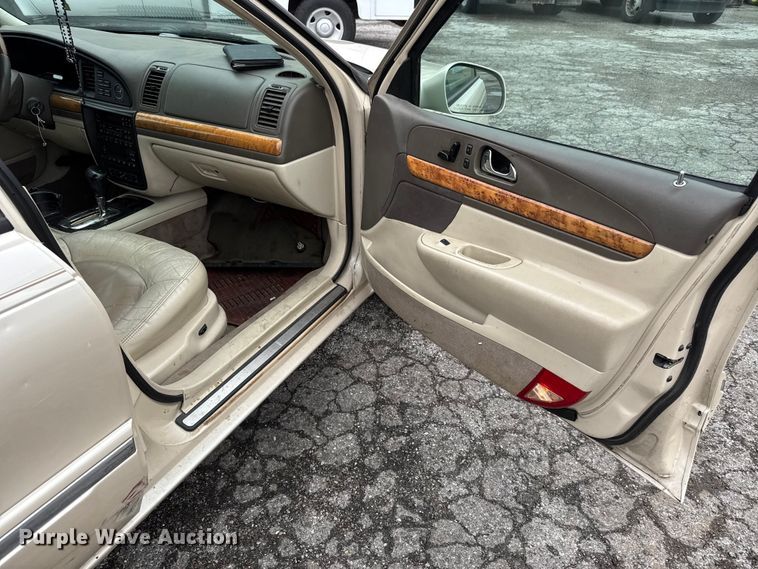 image for item EM8220 2001 Lincoln Continental 
