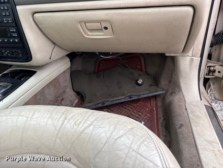 image for item EM8220 2001 Lincoln Continental 