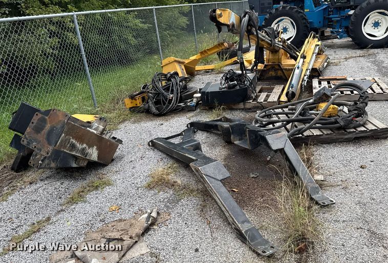 image for item EM8223 Tiger Saber RTRY side boom rotary mower